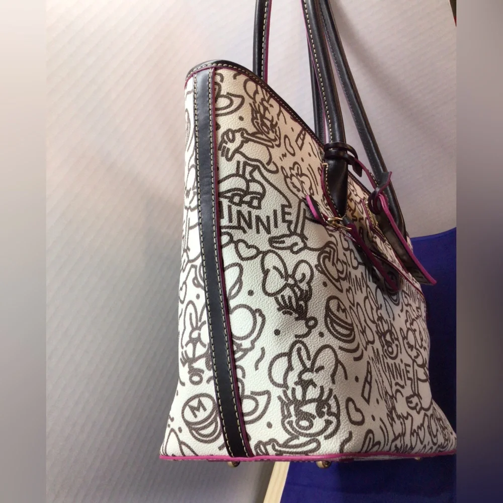 Dooney & Bourke 2022 Disney Minnie Mouse black and white line art tote bag - Picture 5 of 14